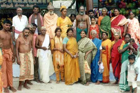 Annadanam Sabha members help Ammaiyar